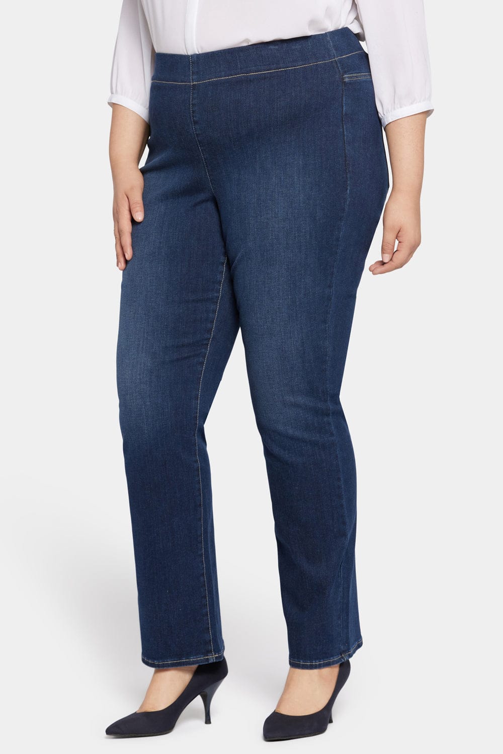 Pull-on Straight Jeans in Plus Size thumbnail 3
