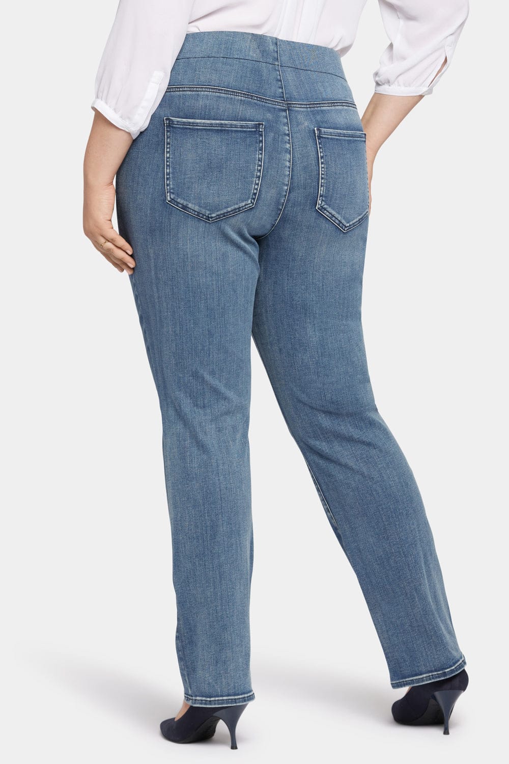 Pull-on Straight Jeans in Plus Size thumbnail 2