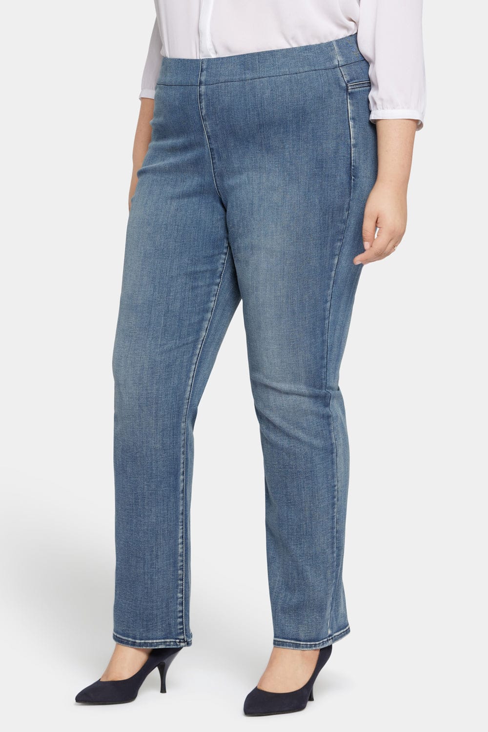 Pull-on Straight Jeans in Plus Size thumbnail 3