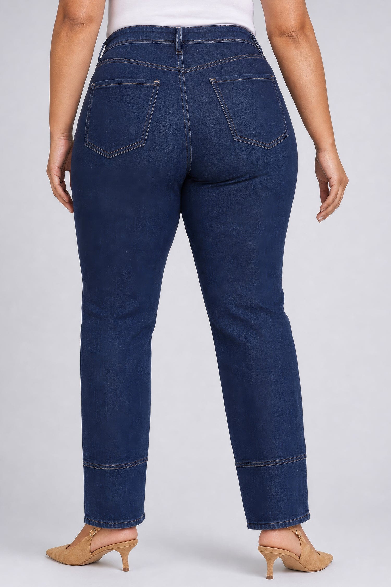 Brooke Loose Straight Jeans in Plus Size thumbnail 3