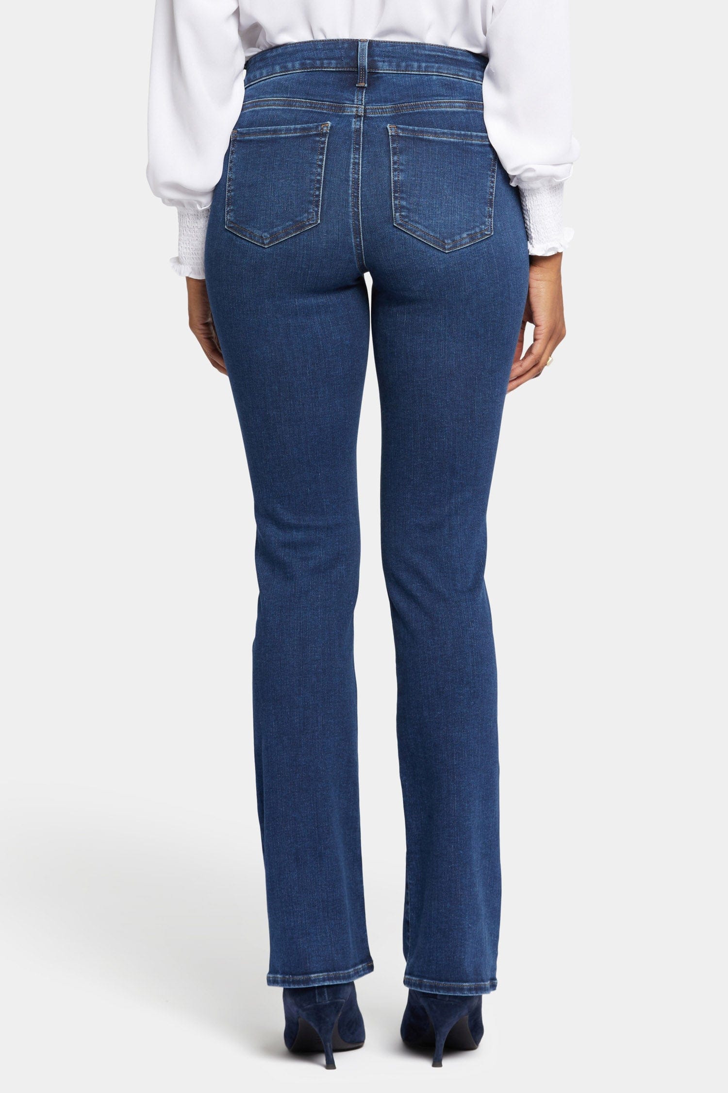 Barbara Bootcut Jeans in Petite thumbnail 2
