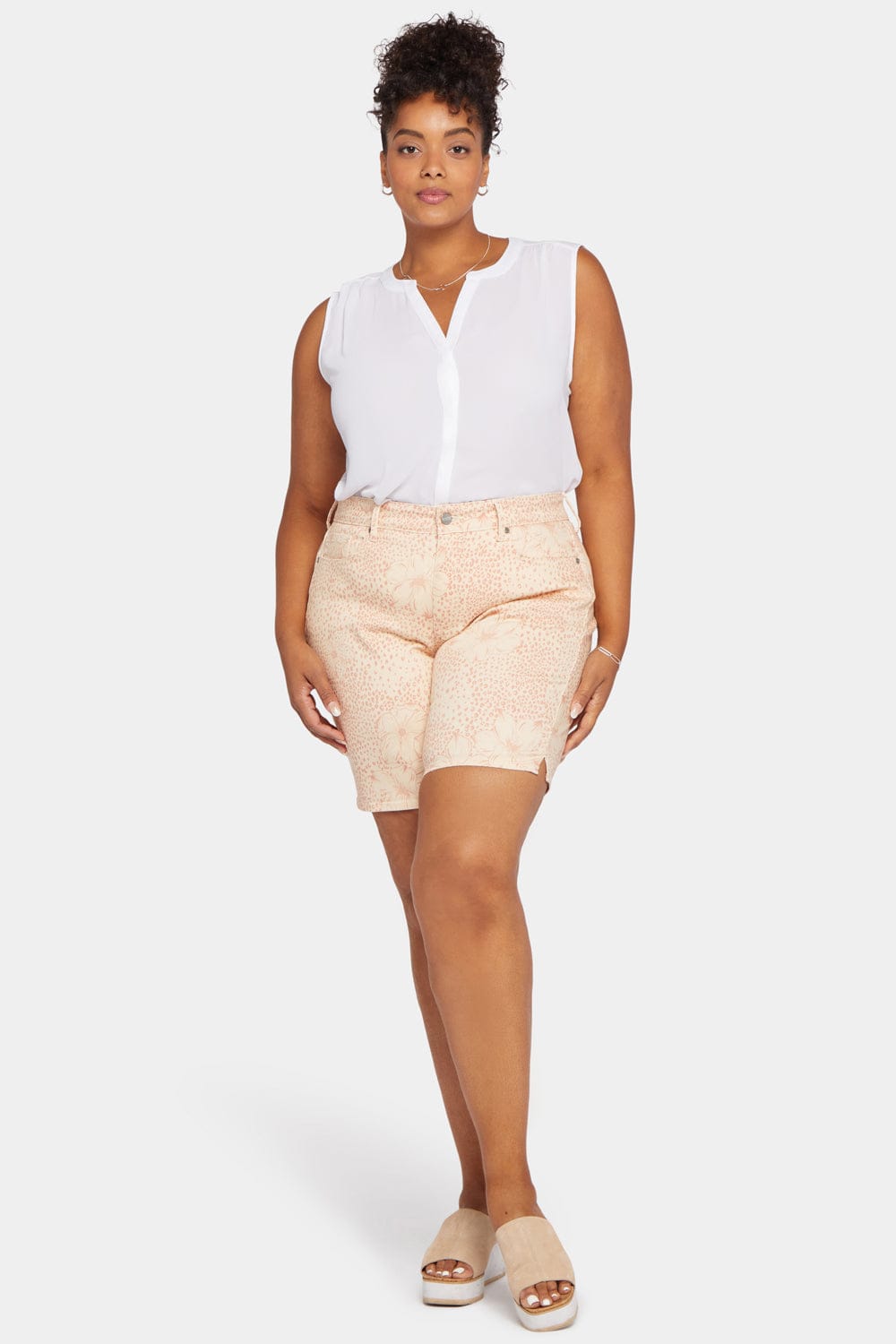 Ella Denim Shorts in Plus Size thumbnail 4