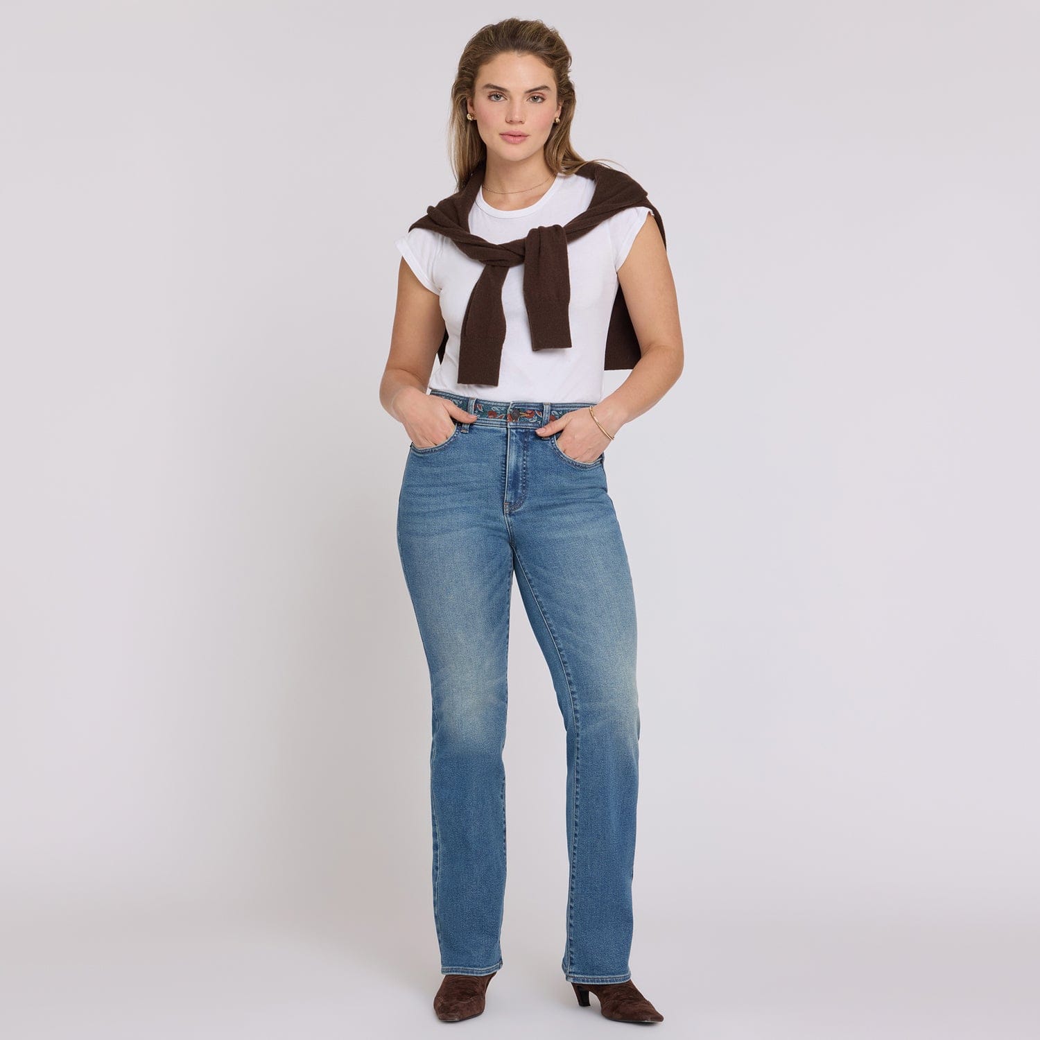 Brooklyn Bootcut Jeans thumbnail 9