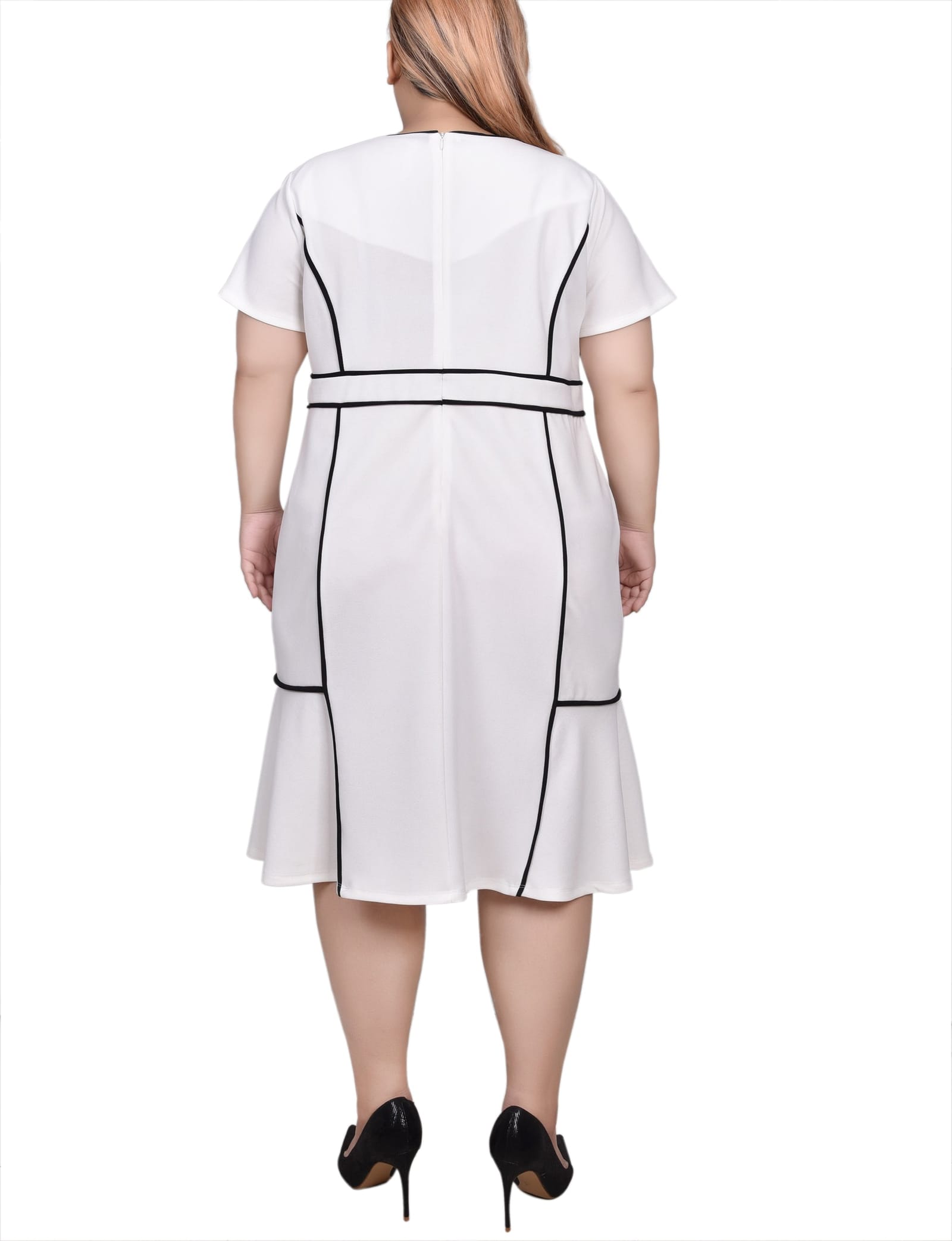 Plus Size Short Sleeve Piped Detail Dress thumbnail 3