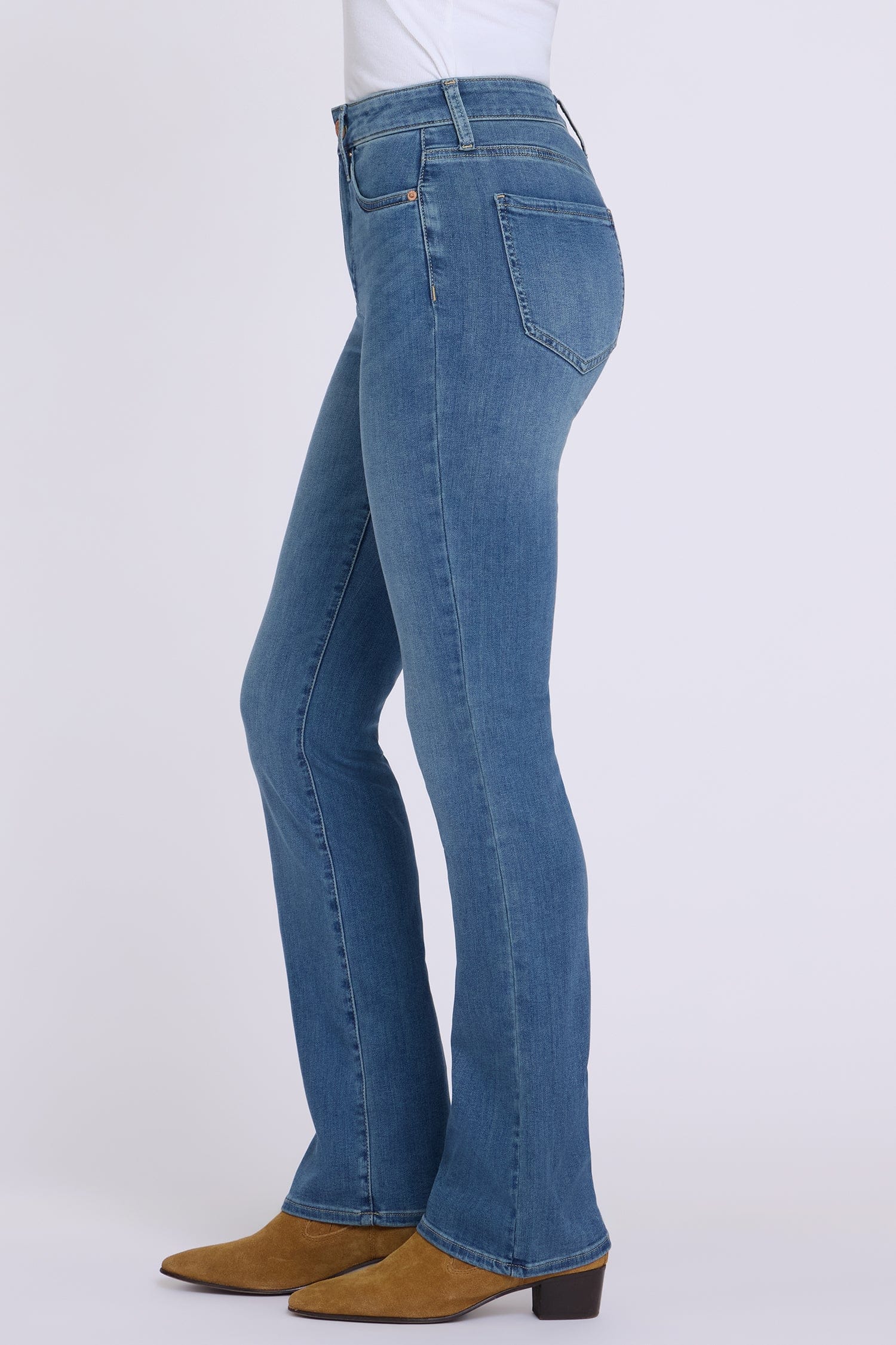 Barbara Bootcut Jeans in Petite thumbnail 3