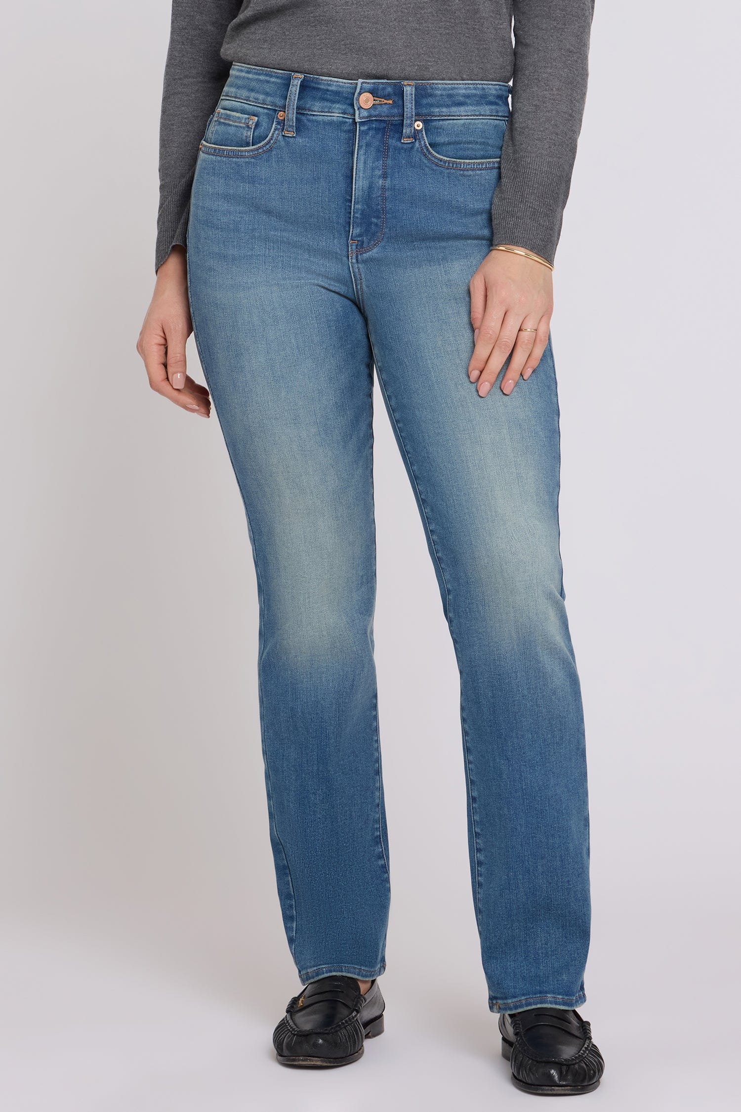 Marilyn Straight Jeans in Petite thumbnail 4