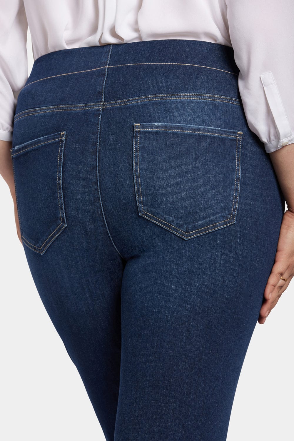 Pull-on Straight Jeans in Plus Size thumbnail 6