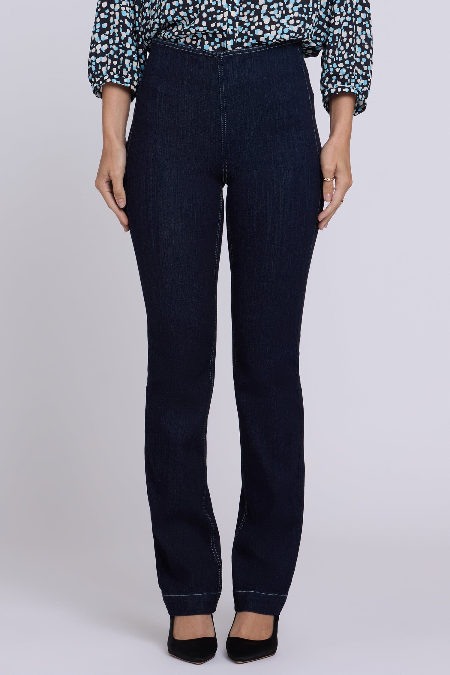 Marilyn Straight Pull-on Jeans thumbnail 6