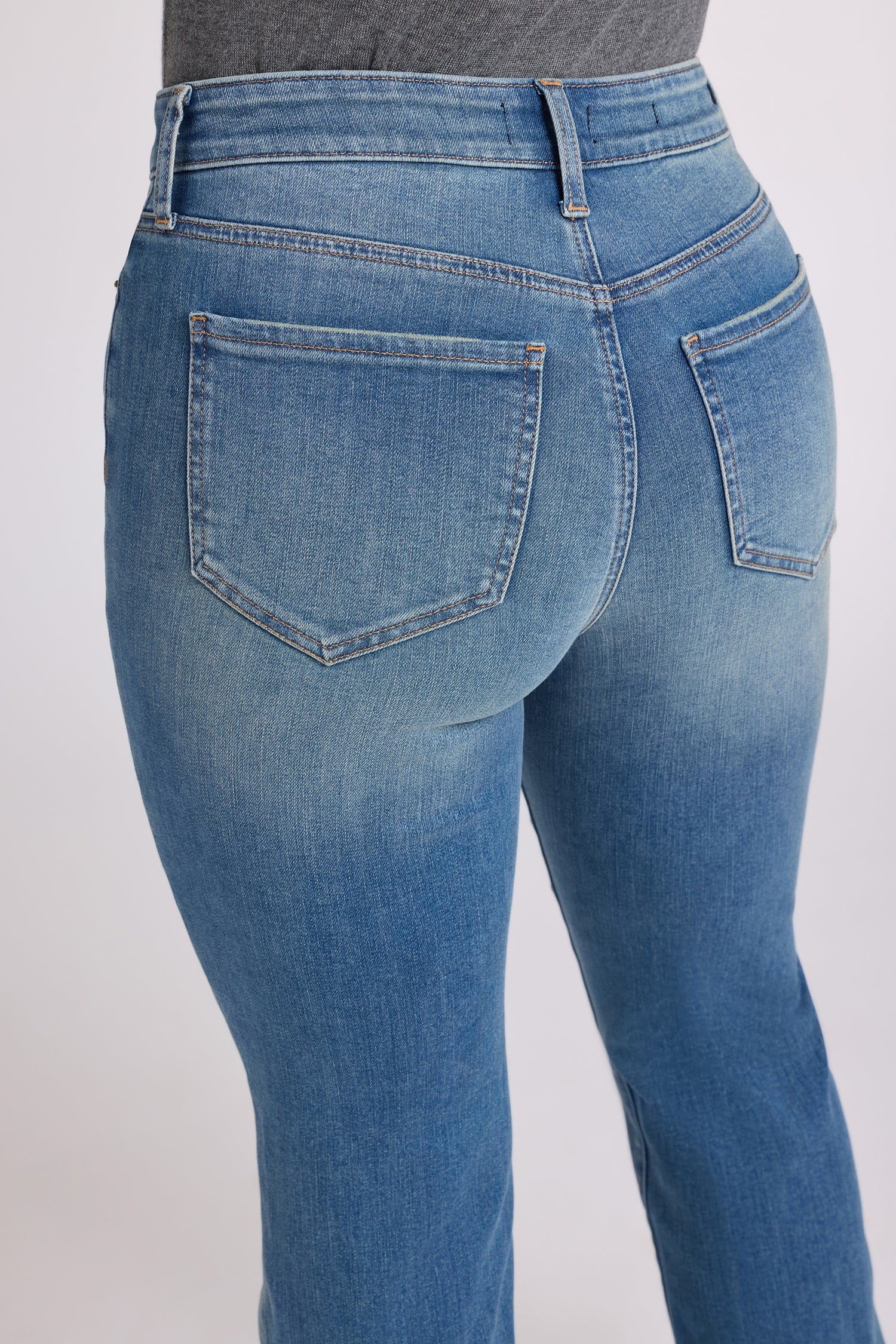 Marilyn Straight Jeans in Petite thumbnail 5