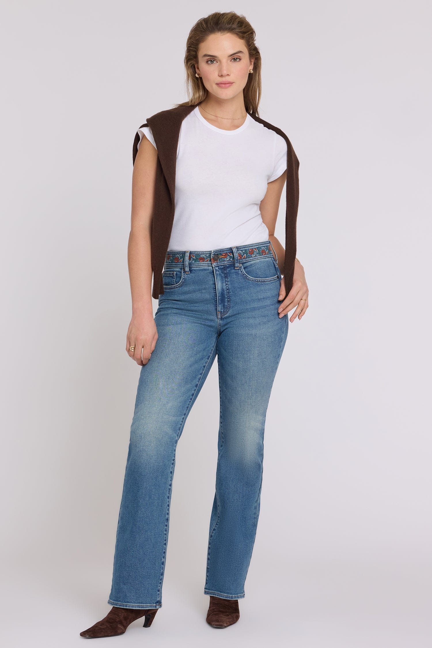 Brooklyn Bootcut Jeans thumbnail 8