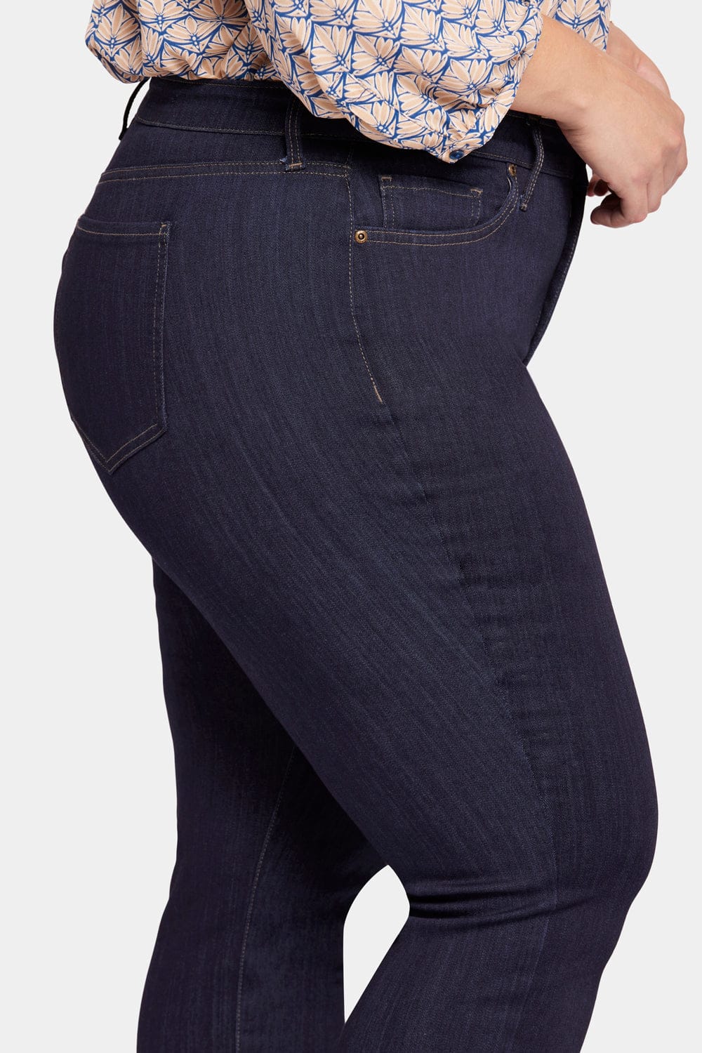 Ami Skinny Jeans in Plus Size thumbnail 6