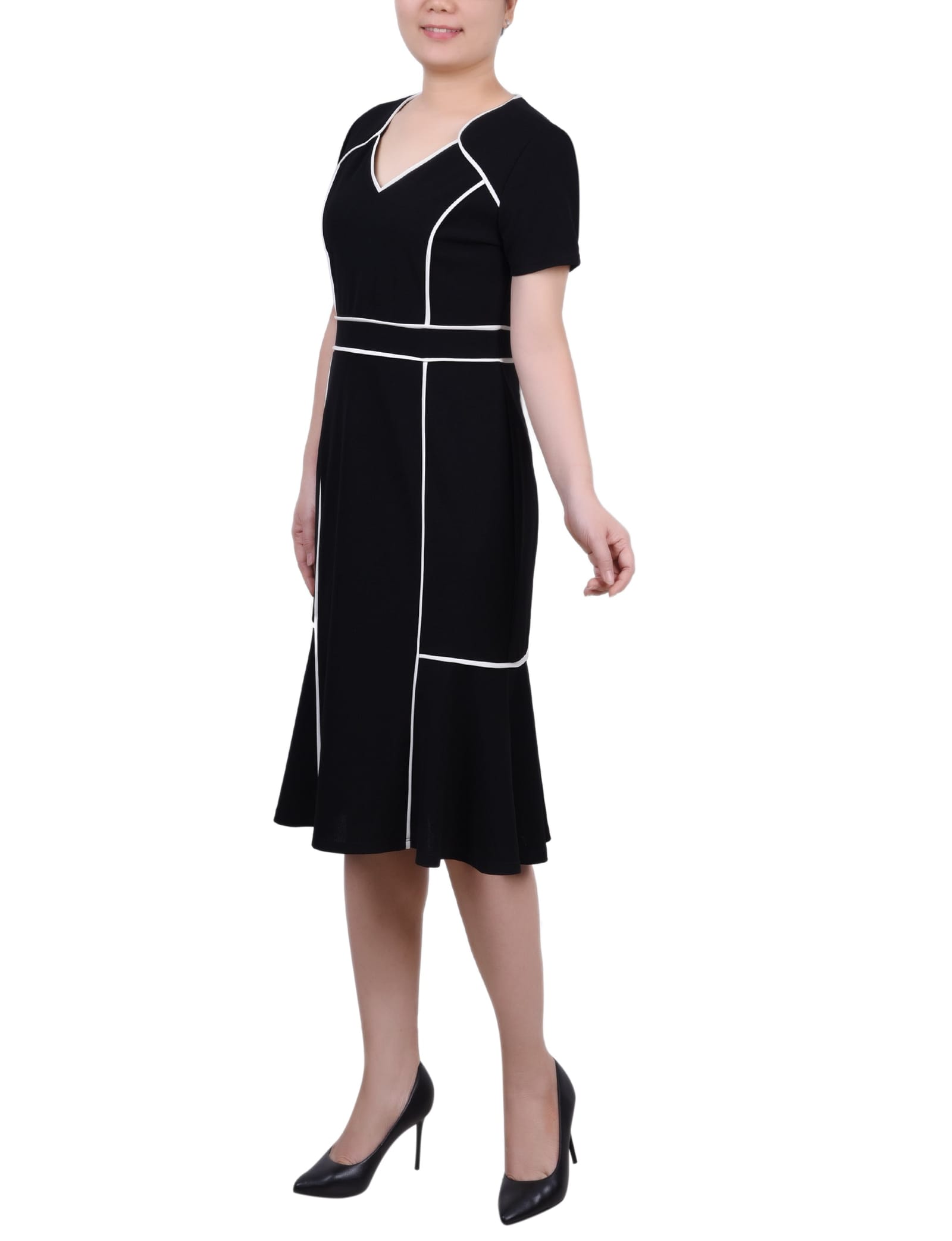 Short Sleeve Piped Detail Dress thumbnail 2