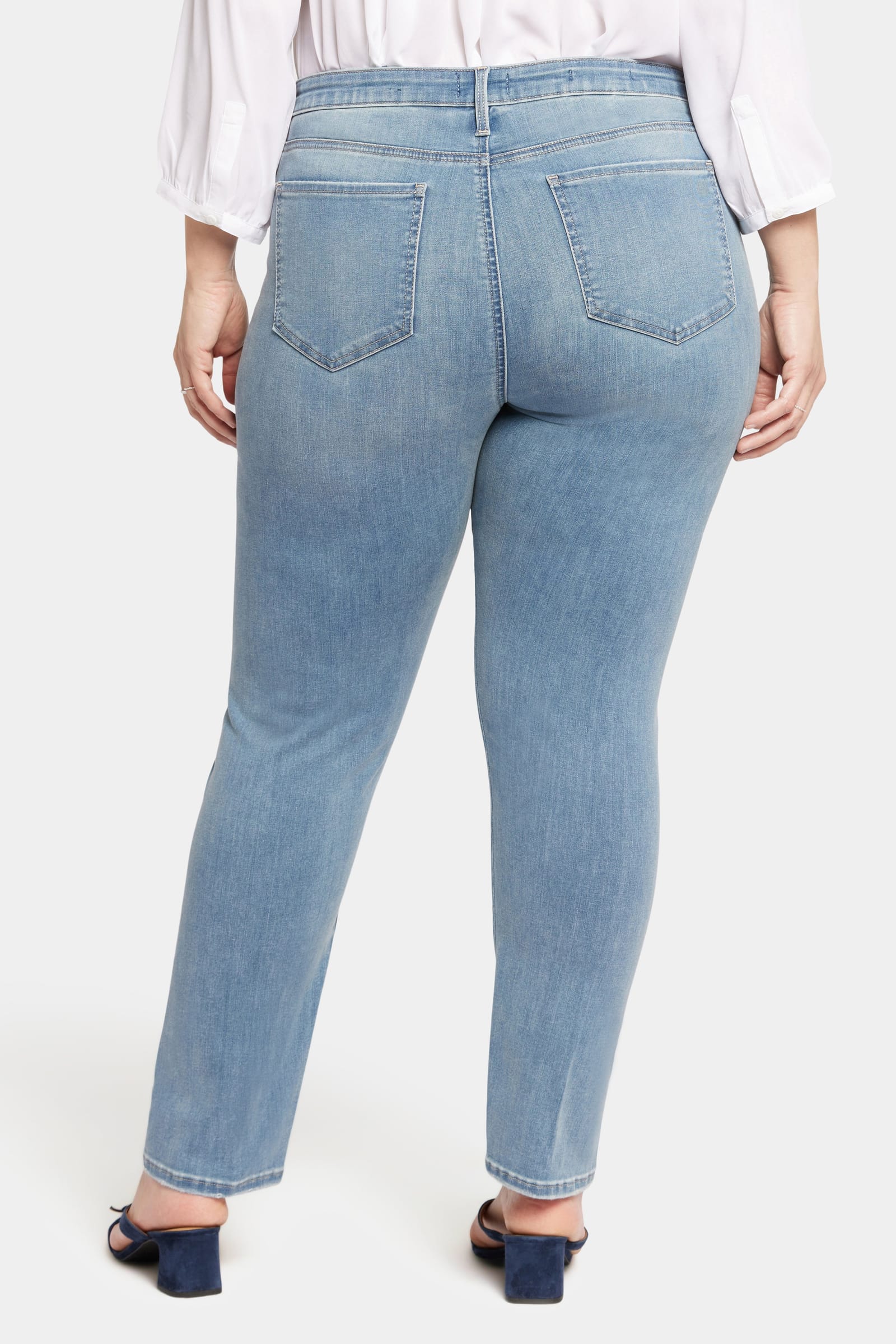 Le Silhouette Sheri Slim Jeans in Plus Size thumbnail 2