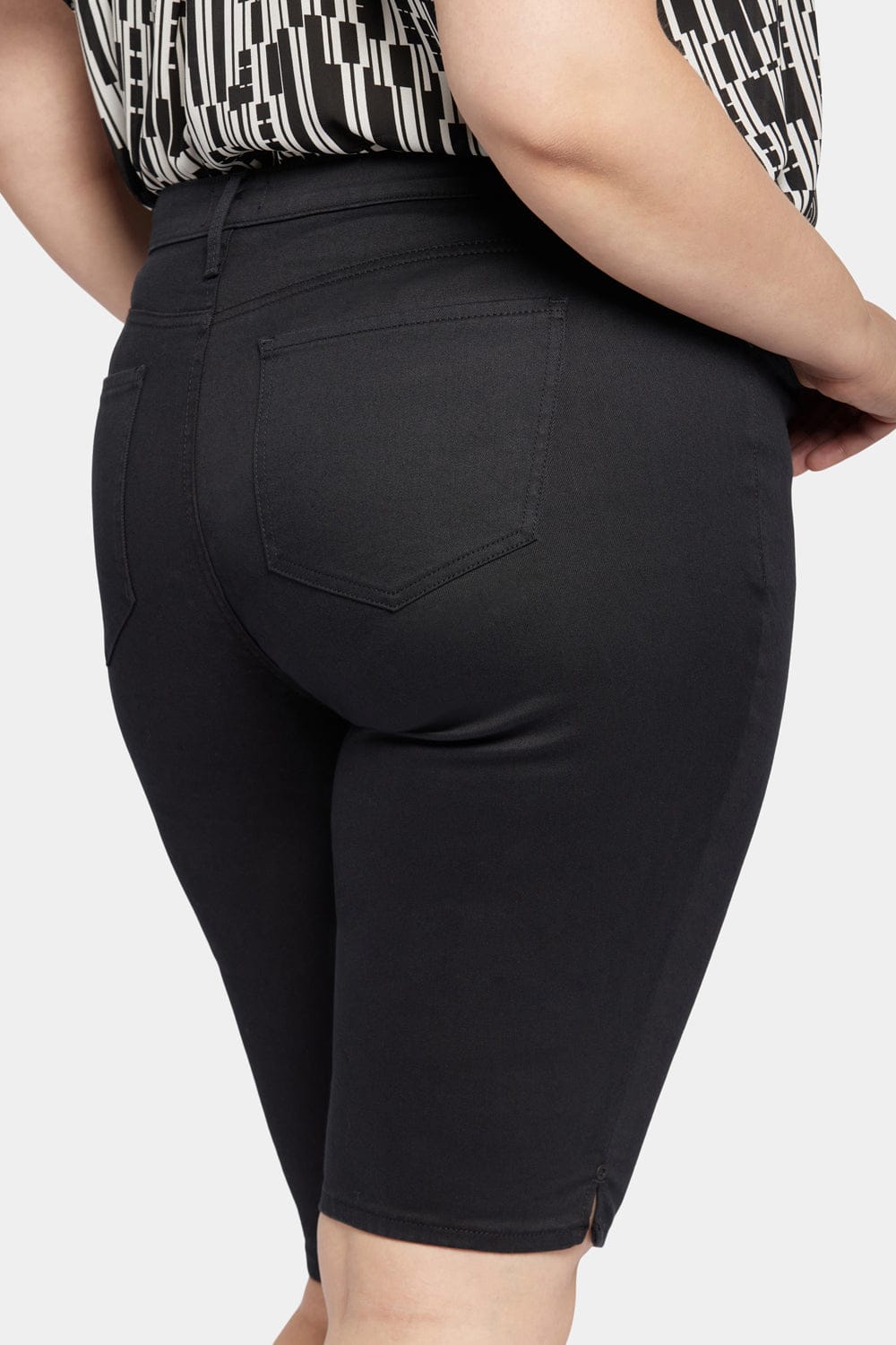 Sophie Bike Capri Jeans in Plus Size thumbnail 6