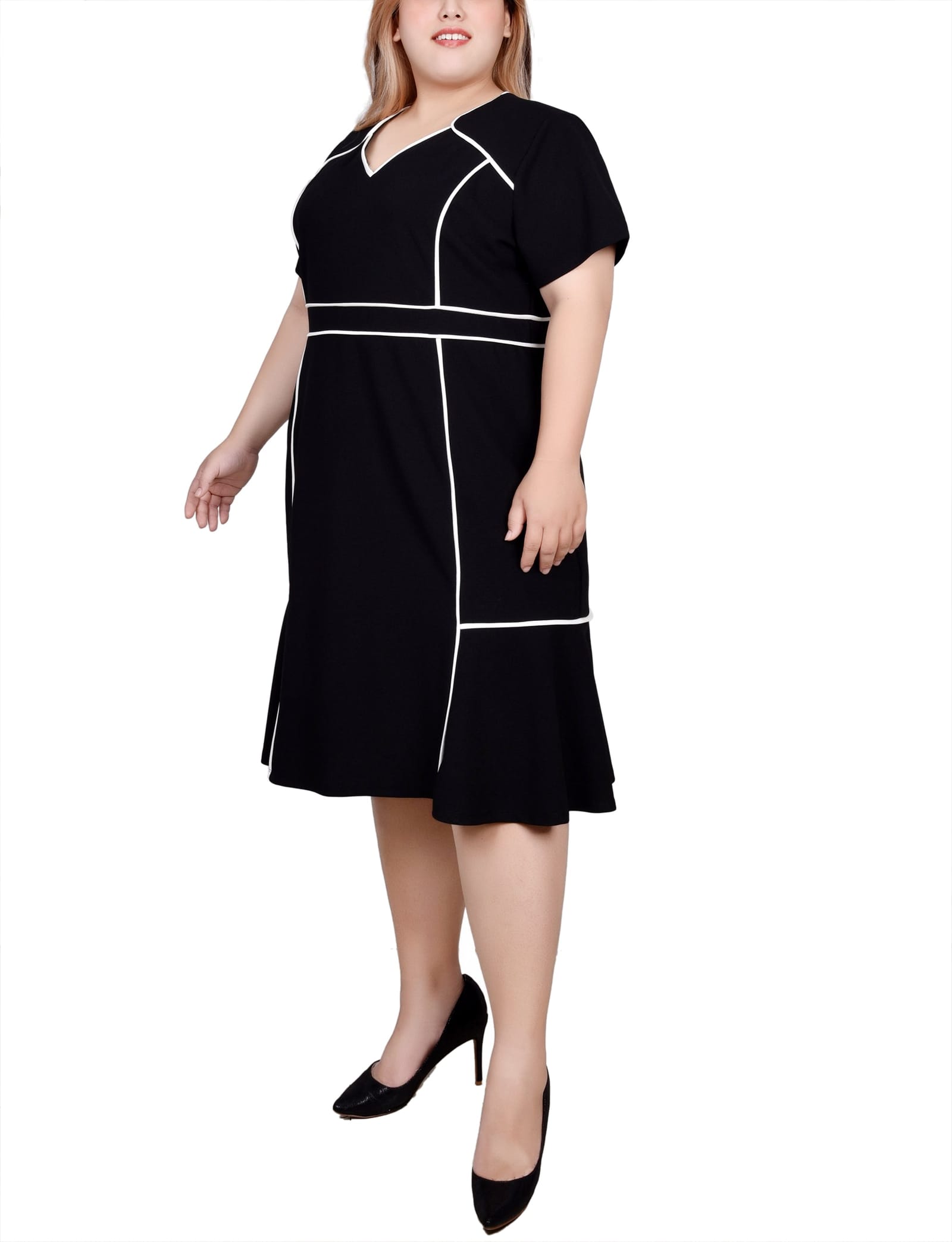 Plus Size Short Sleeve Piped Detail Dress thumbnail 2