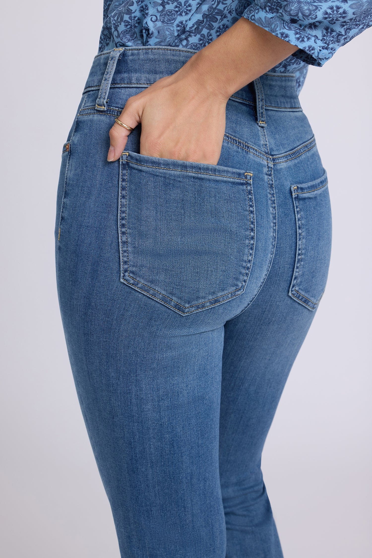 Billie Mini Bootcut Jeans thumbnail 2