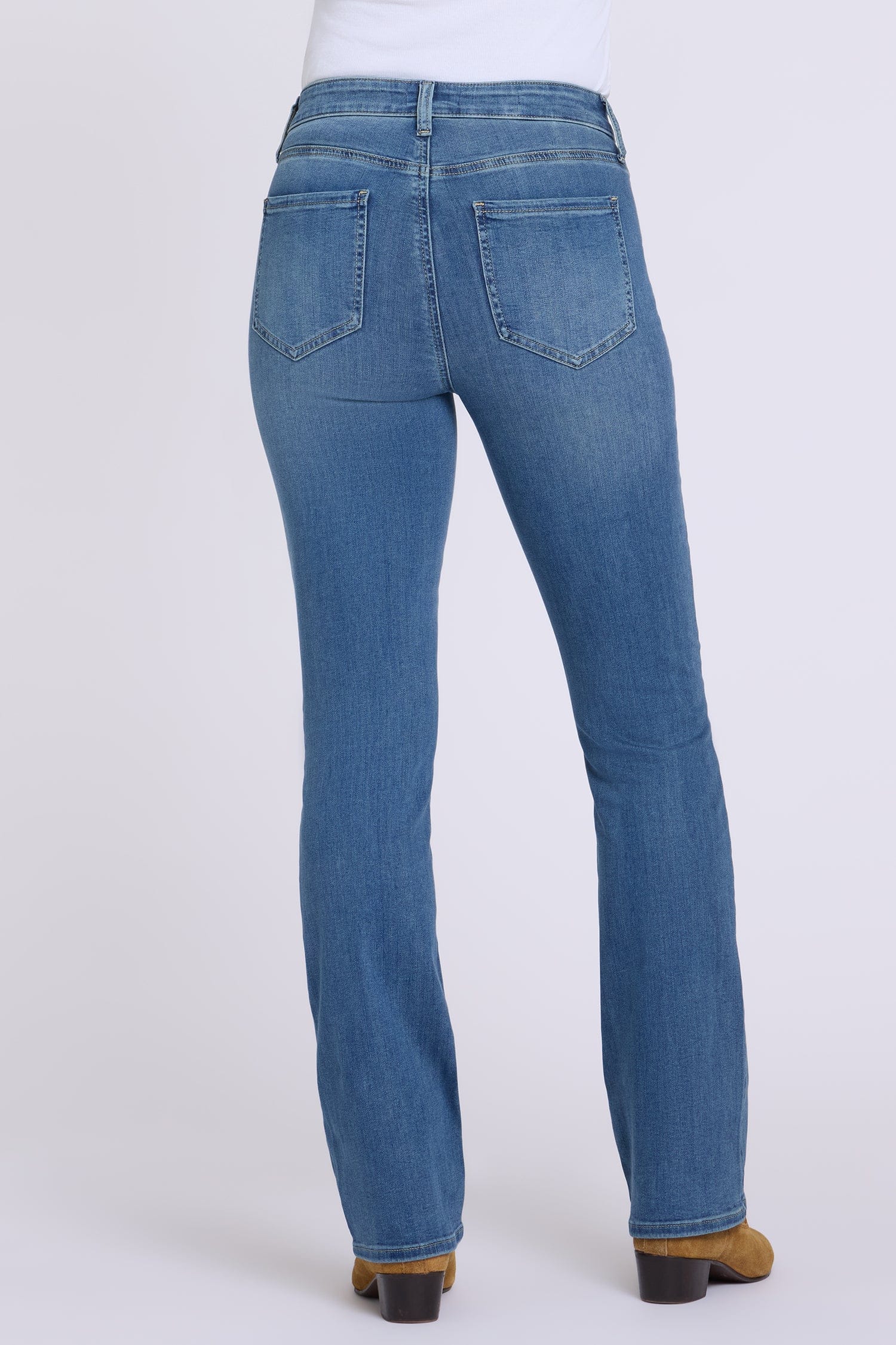 Barbara Bootcut Jeans in Petite thumbnail 2