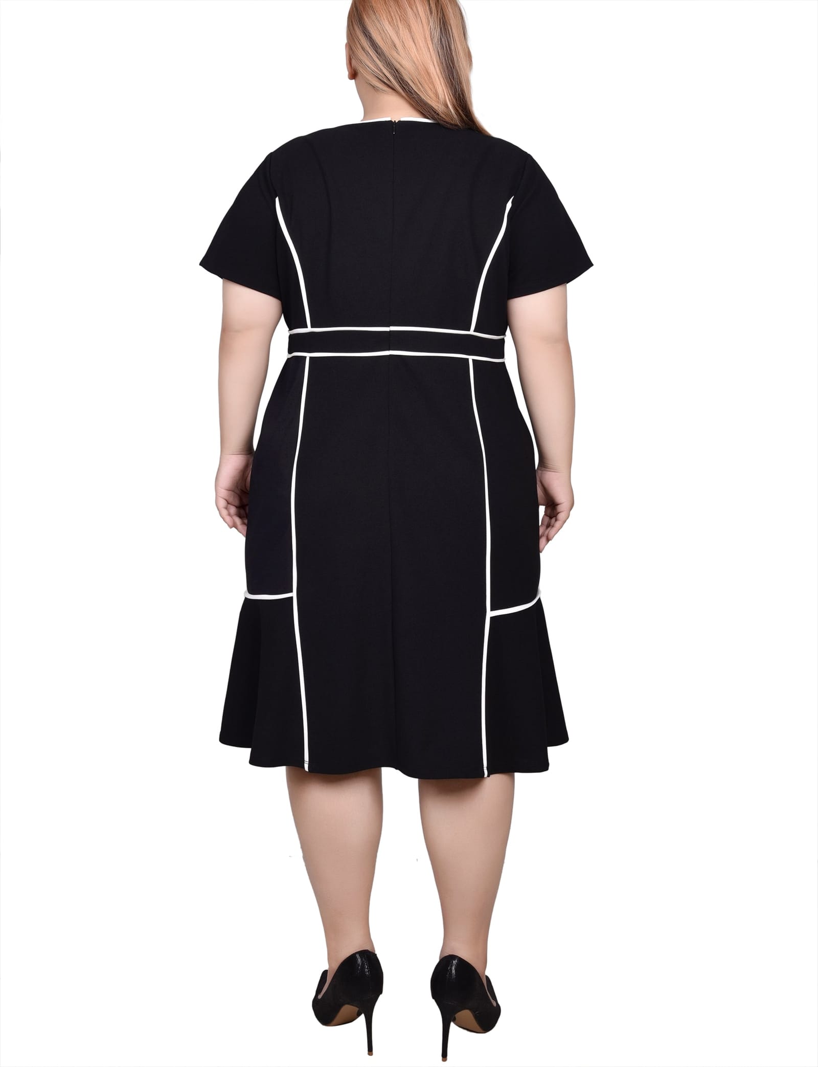 Plus Size Short Sleeve Piped Detail Dress thumbnail 3