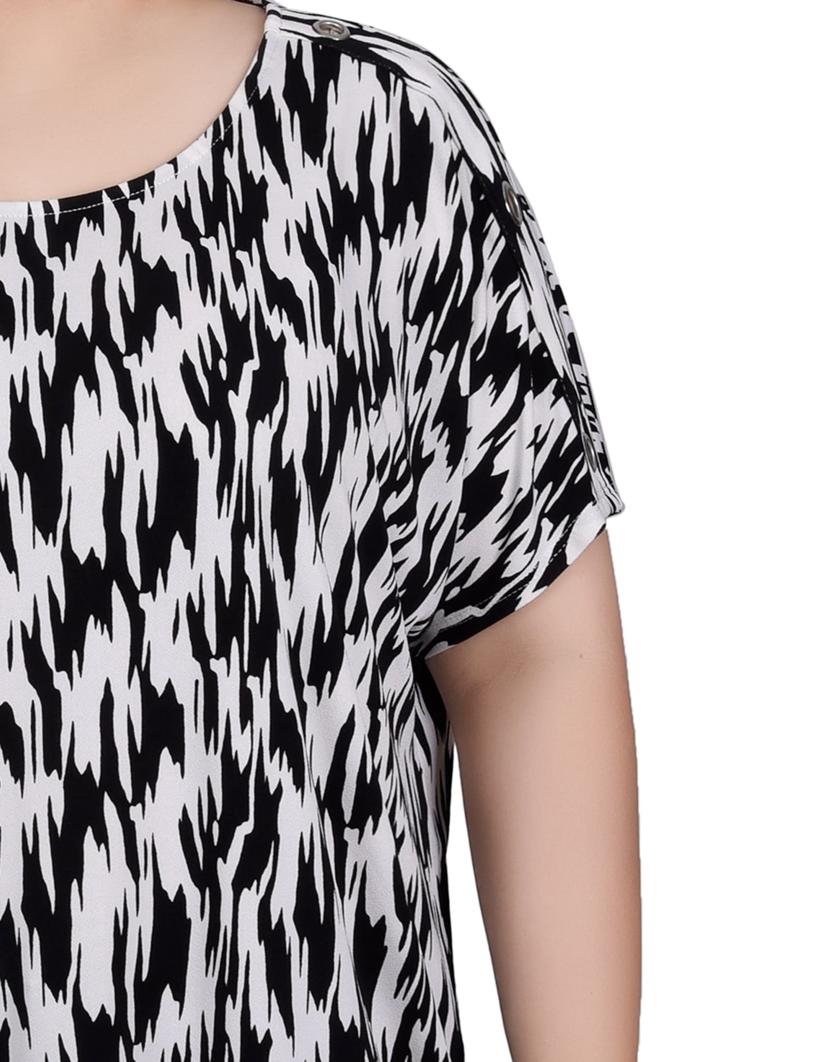 Plus Size Short Sleeve Extended Sleeve Tunic Top thumbnail 4