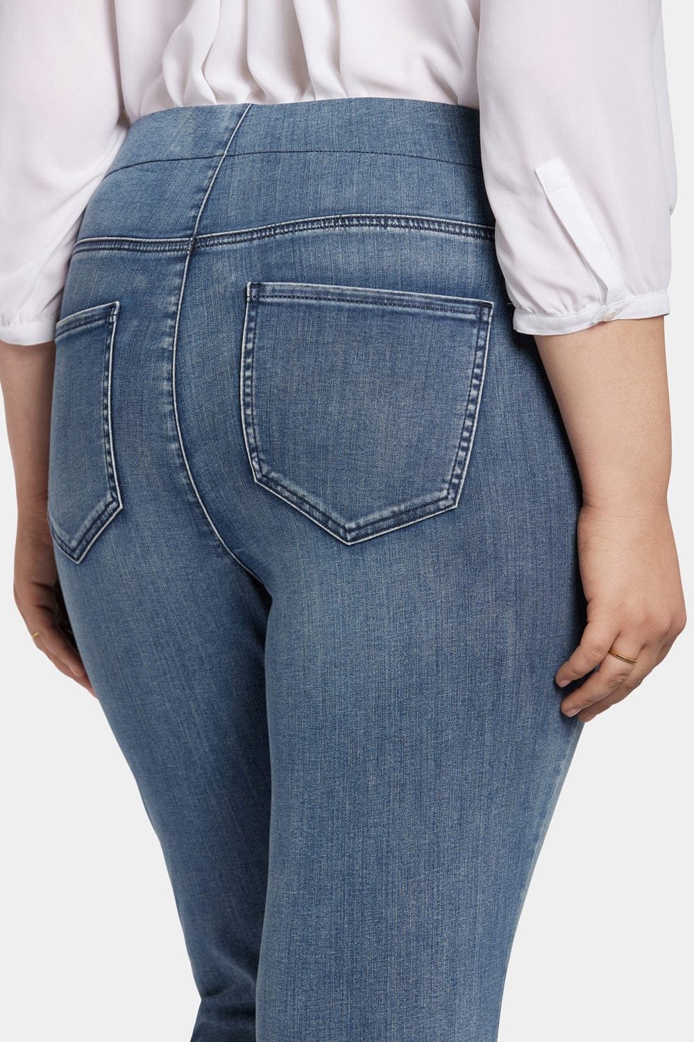 Pull-on Straight Jeans in Plus Size thumbnail 6