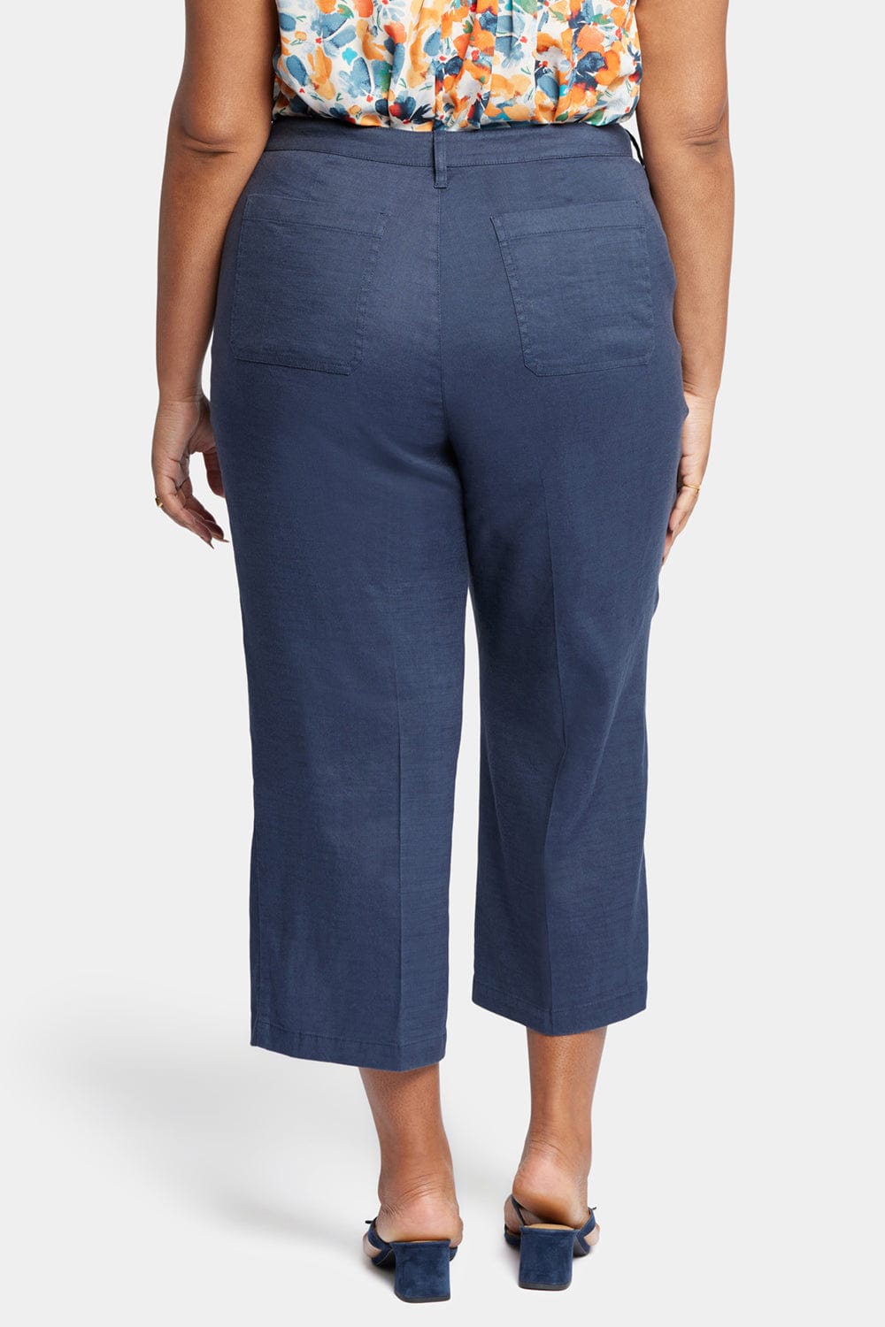 Wide Leg Cargo Capri Pants in Plus Size thumbnail 2