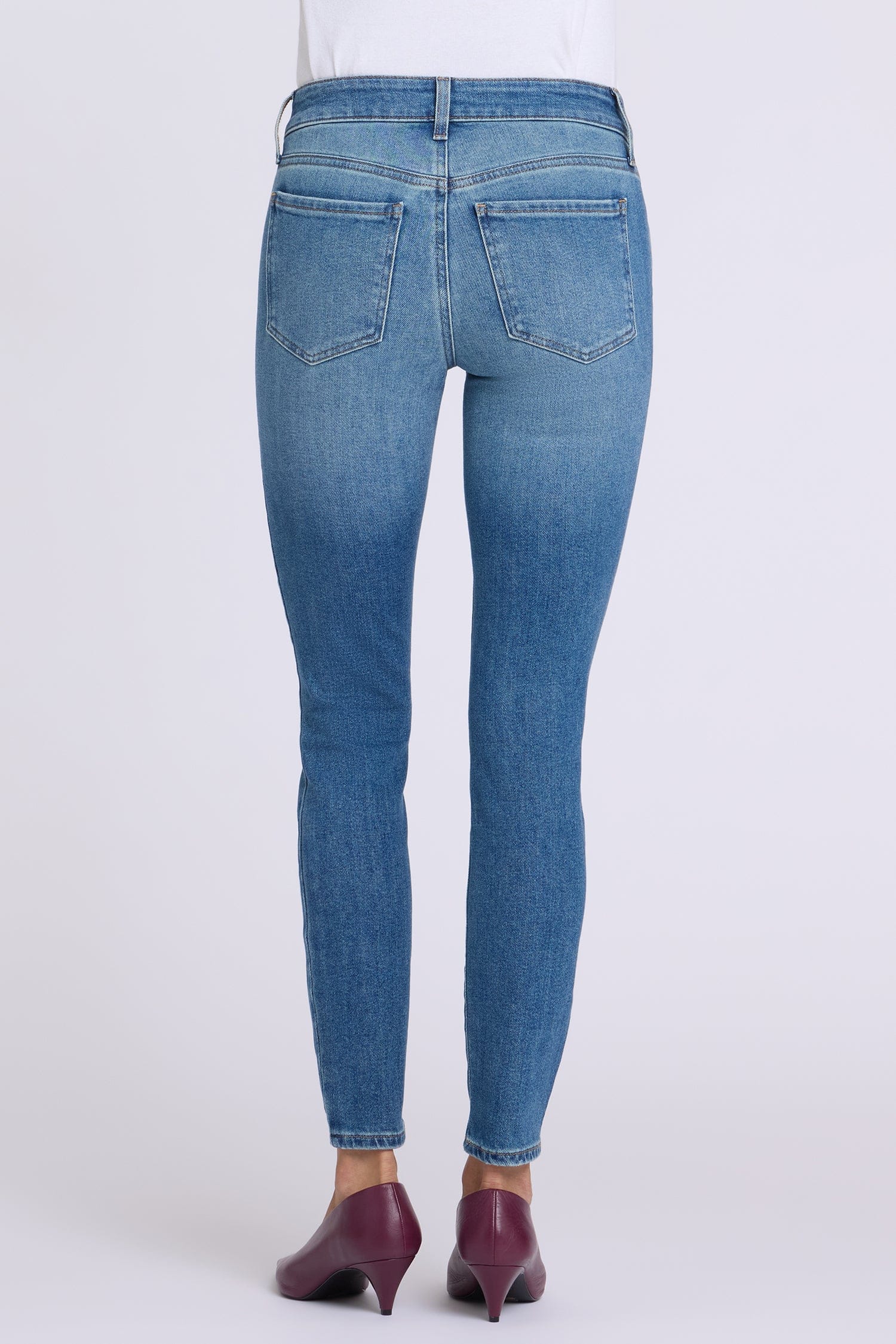 Ami Skinny Jeans in Petite thumbnail 2